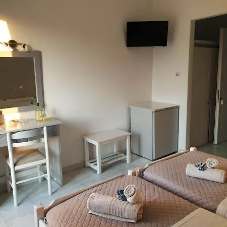 Syros Holidays 酒店 2*