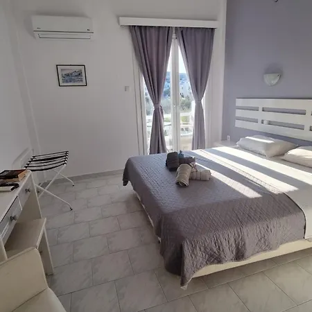 Syros Holidays فندق