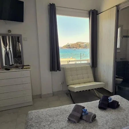 Syros Holidays Vári