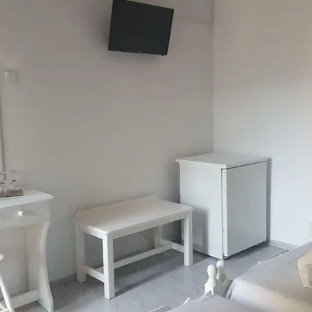 Syros Holidays Vári