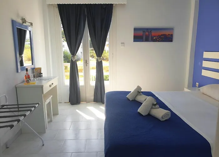 Syros Holidays 酒店