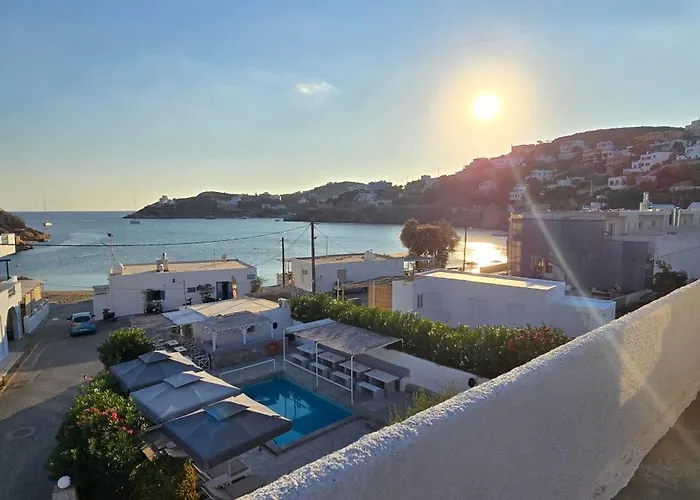 Syros Holidays 酒店 2*