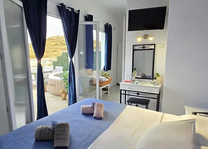 Syros Holidays 酒店 2*