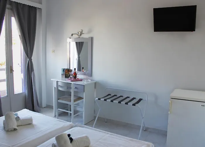 Syros Holidays 酒店 Vári