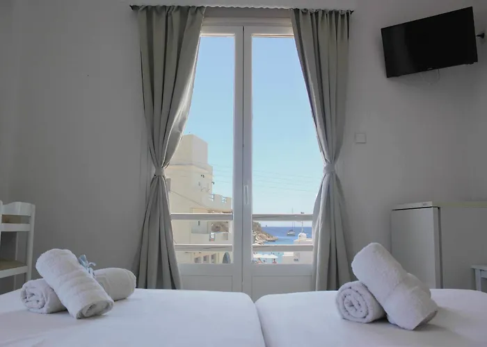 Syros Holidays 酒店 Vári